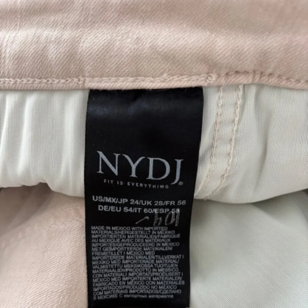 Curves 360 NYDJ Slim Straight Ankle Jeans - size 24